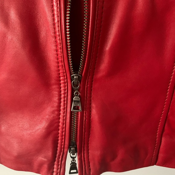 💯💕💕💕Beautiful Danier Leather blazer/Jacket - Picture 2 of 4